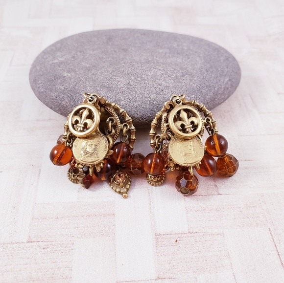 RARE VINTAGE NAPOLEON, GENERAL BONAPARTE CLIP EARRINGS - Picture 1 of 7